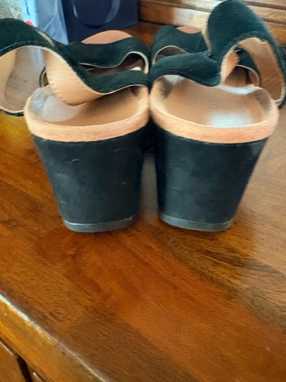 Vionic  Hoola Astrid II Wedge Sandals Sz 9.5 Black Suede Adjustable Straps